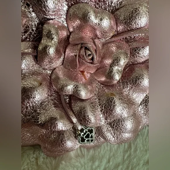 Brighton Crossbody Purse Rosalie Flower Rose
Metallic Pink Leather - Picture 2 of 9